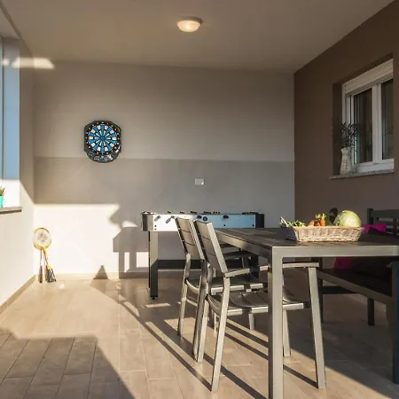 ヴィラ Holiday Home Pula *