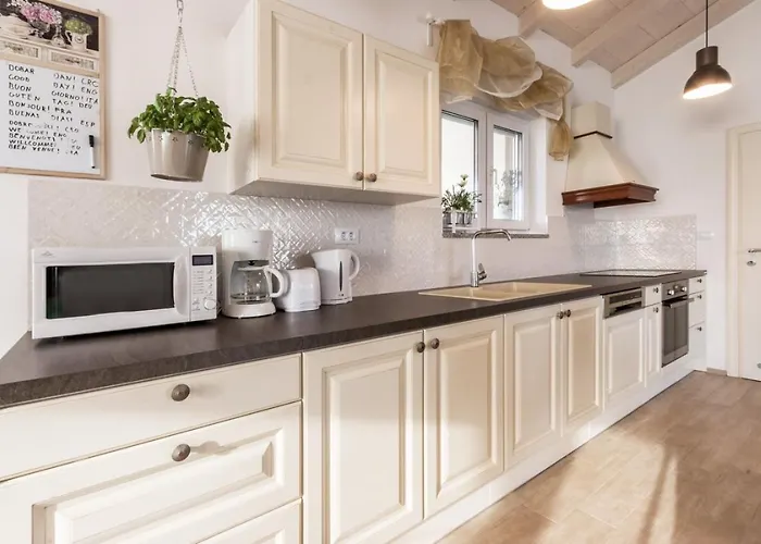 Holiday Home Pula 别墅