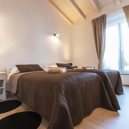 Holiday Home Pula Vila *