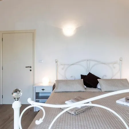 Holiday Home Pula Вилла Пула