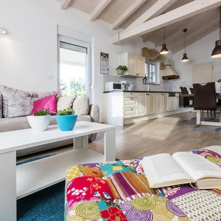 Holiday Home Pula *