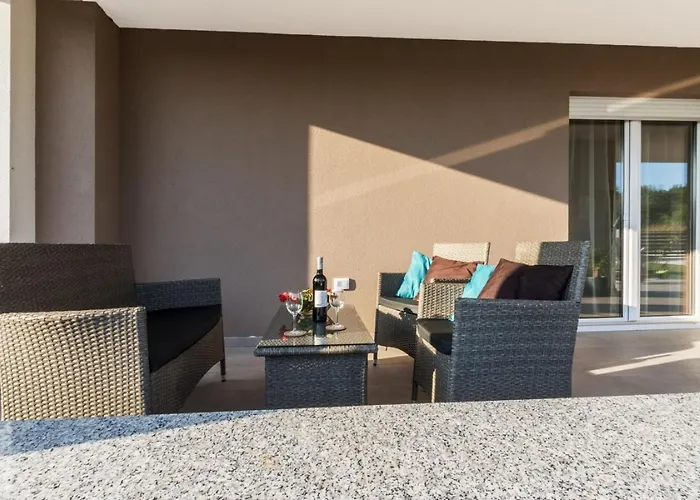 Holiday Home Pula Villa *