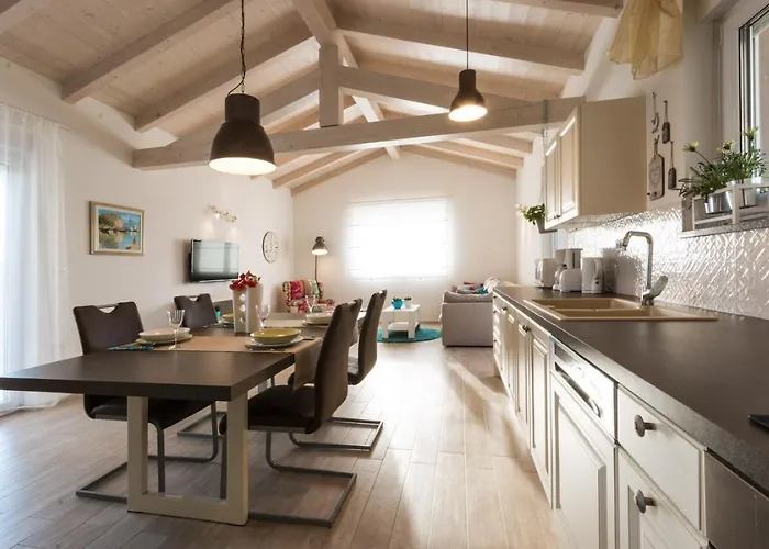 Villa Holiday Home Pula Pula